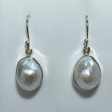 Load image into Gallery viewer, &#39;Crystel&#39; Freshwater Pearl Earrings

