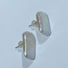 Load image into Gallery viewer, &#39;Shaila&#39; Freshwater Pearl Earrings
