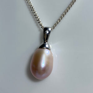 'Penny' Freshwater pearl pendant