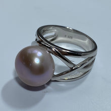 Load image into Gallery viewer, &#39;Polyp&#39; Freshwater Pearl Ring
