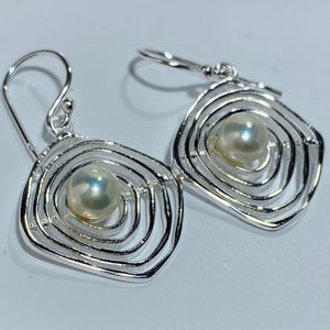 'Cyclone' Freshwater Pearl Earrings