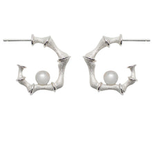 Load image into Gallery viewer, &#39;Bamboo&#39; Freshwater Pearl Earrings
