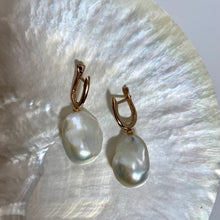 Load image into Gallery viewer, &quot;RoseAnna&quot; Freshwater Pearl Earrings
