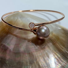 Load image into Gallery viewer, &#39;Carla&#39; Pink Freshwater Pearl Bracelet
