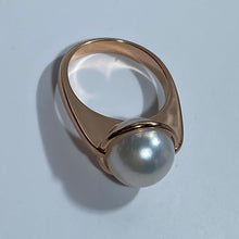 Load image into Gallery viewer, &#39;Sunshine&#39; Freshwater Pearl Ring
