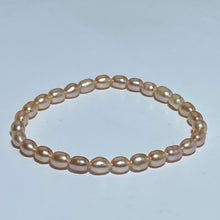 Load image into Gallery viewer, Elastic &#39;Baby&#39; Freshwater Pearl Bracelet
