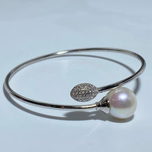 Load image into Gallery viewer, &#39;Chaya&#39; Freshwater Pearl Bracelet

