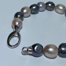 Load image into Gallery viewer, &quot;Bobbie&quot; Black and Pink Freshwater Pearl Bracelet
