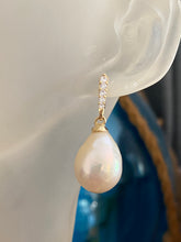 Load image into Gallery viewer, &#39;Jusi&#39; Freshwater Edison Pearl Earrings
