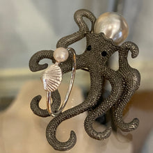 Load image into Gallery viewer, &#39;Scallop&#39; Freshwater Pearl Ring
