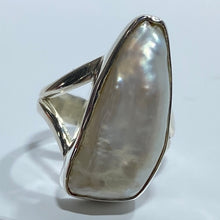 Load image into Gallery viewer, &#39;Lake&#39; Freshwater Pearl Ring
