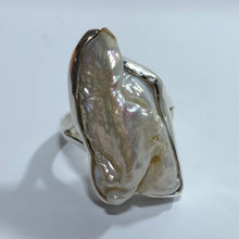 Load image into Gallery viewer, &#39;Lake 3&#39; Freshwater Pearl Ring
