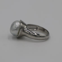 Load image into Gallery viewer, &#39;Larisa&#39; Australian South Sea &#39;Keshi&#39; pearl ring
