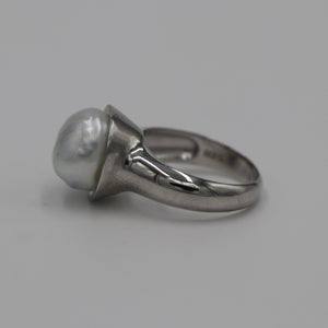 'Larisa' Australian South Sea 'Keshi' pearl ring