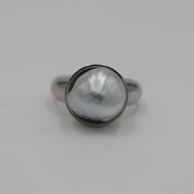 Load image into Gallery viewer, &#39;Larisa&#39; Australian South Sea &#39;Keshi&#39; pearl ring
