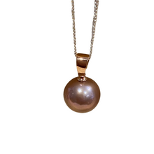 Load image into Gallery viewer, Natural Lavender color, Edison Pearl 13-14mm in size, Round in shape, and set on a 9ct Rose gold pendant
