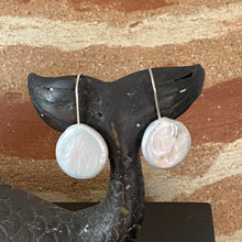 Load image into Gallery viewer, &#39;Noely&#39; Freshwater Pearl Earrings
