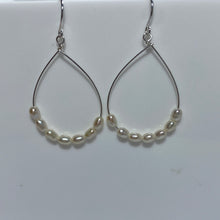 Load image into Gallery viewer, &quot;Zarli&quot; Freshwater Pearl Earrings
