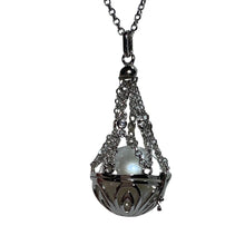 Load image into Gallery viewer, &#39;Azura&#39; Freshwater Pearl Pendant
