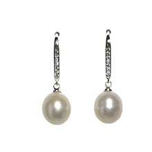 Load image into Gallery viewer, &#39;Cecilia&#39; Freshwater Pearl Earrings
