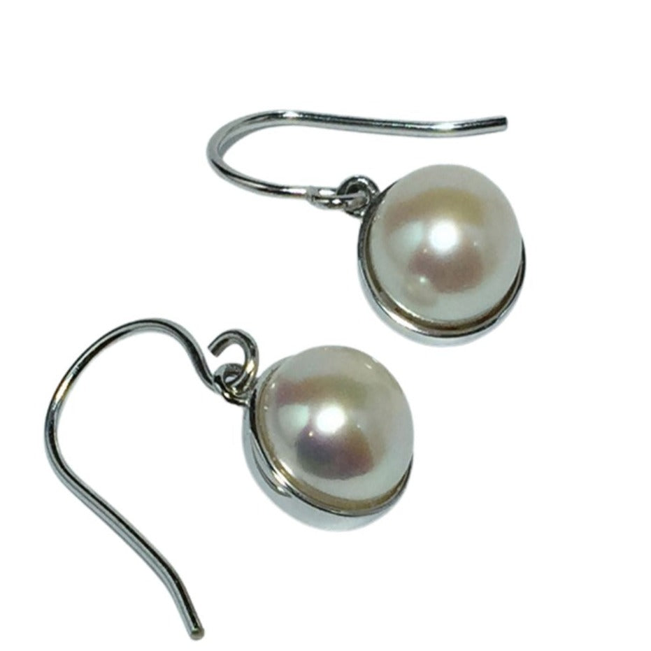 'Mina’ Freshwater pearl earrings