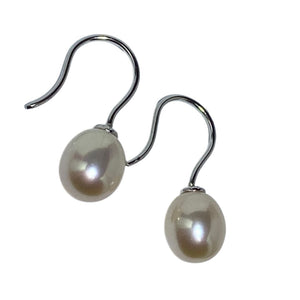 'Anne" Hook Freshwater pearl earrings