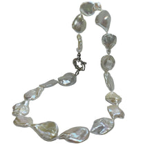 Load image into Gallery viewer, Freshwater &quot;Biwa&quot; Pearl Strand
