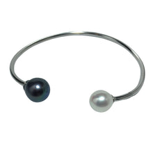 Load image into Gallery viewer, &#39;Calla&#39; Freshwater Pearl Bracelet
