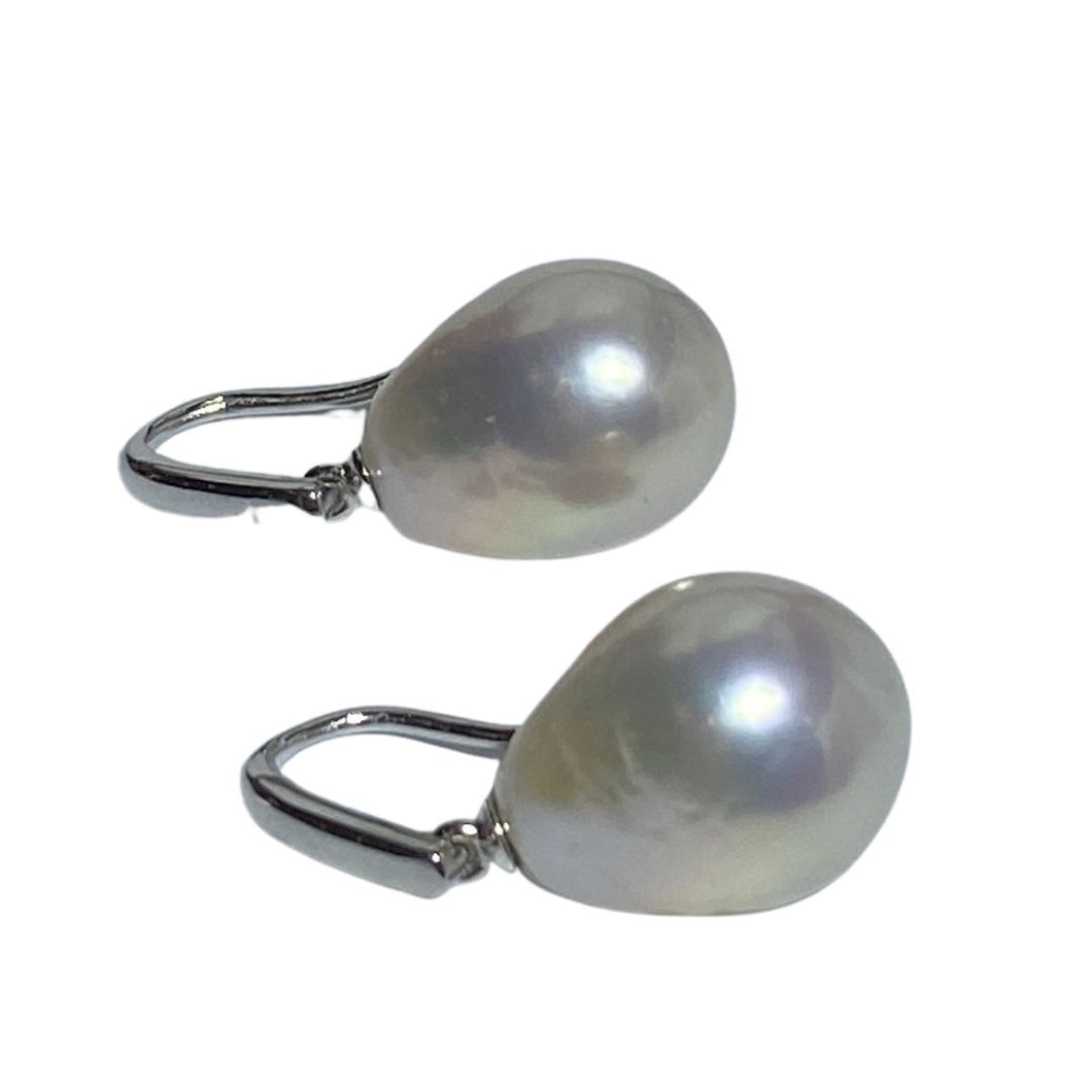 'Jayla White' Freshwater Pearl Earrings