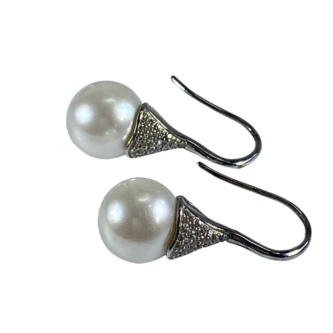 'Lilia' Freshwater Pearl Earrings