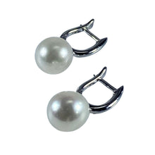Load image into Gallery viewer, &#39;May&#39; Freshwater Pearl Earrings
