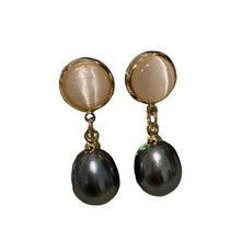 Load image into Gallery viewer, &#39;Nemy&#39; Freshwater Pearl Earrings
