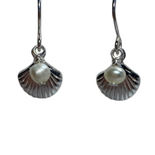 Load image into Gallery viewer, &quot;Lani&quot; Freshwater Pearl Earrings
